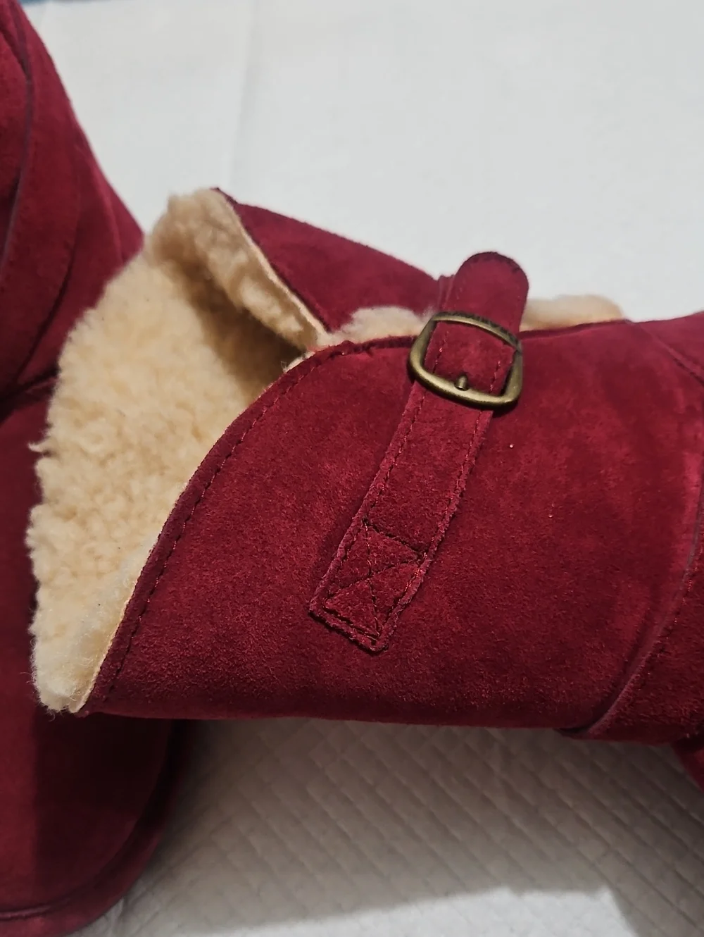 BearPaw Women's Burgundy Suede Shearling Boots Sz 8
